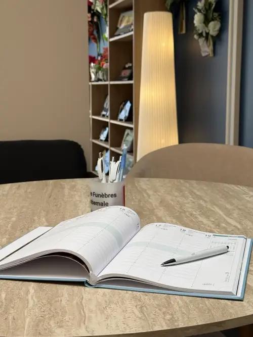 Décès à l’hôpital d’Aubenas : que faire ?<br> <span style="display:block; margin-top:8px; font-size:15px; line-height:1.35; font-weight:400;"> Comprendre les premières démarches après un décès au centre hospitalier d’Aubenas. </span>