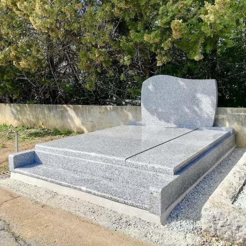 Monuments Funéraires en Ardèche à Saint Alban Auriolles