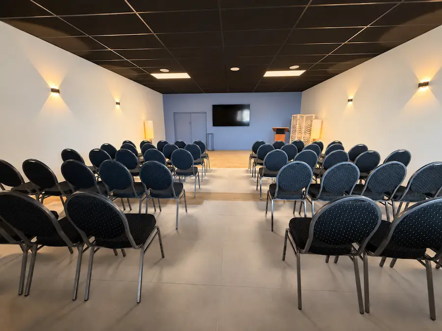 Salle de cérémonie de la Maison Funéraire Combemale à Lavilledieu